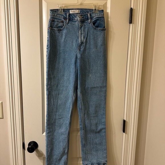 Abercrombie & Fitch High Rise Jeans - Picture 2 of 4